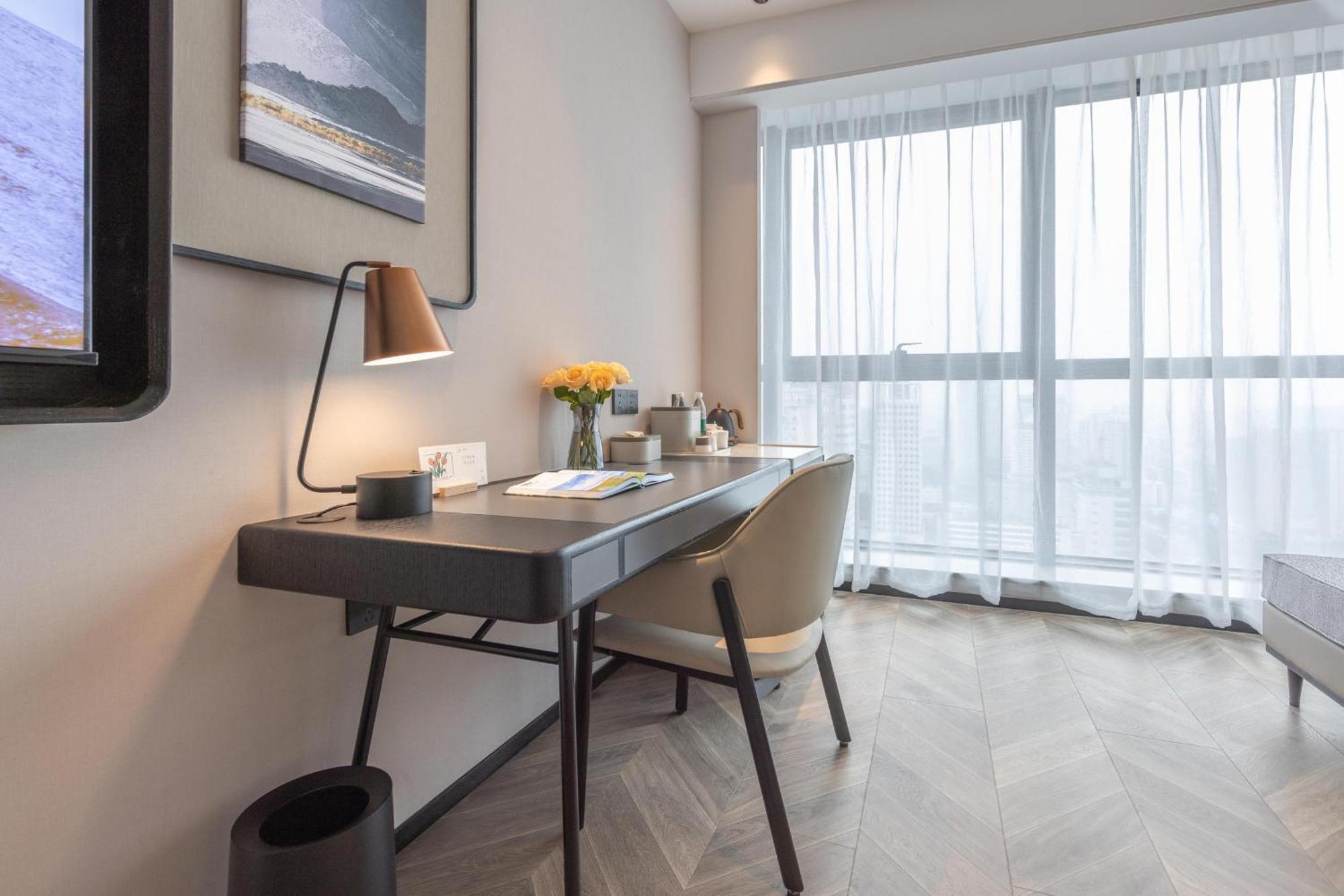 Atour Hotel Wuhan Chuhe Han Street Hongshan Plaza Exteriör bild