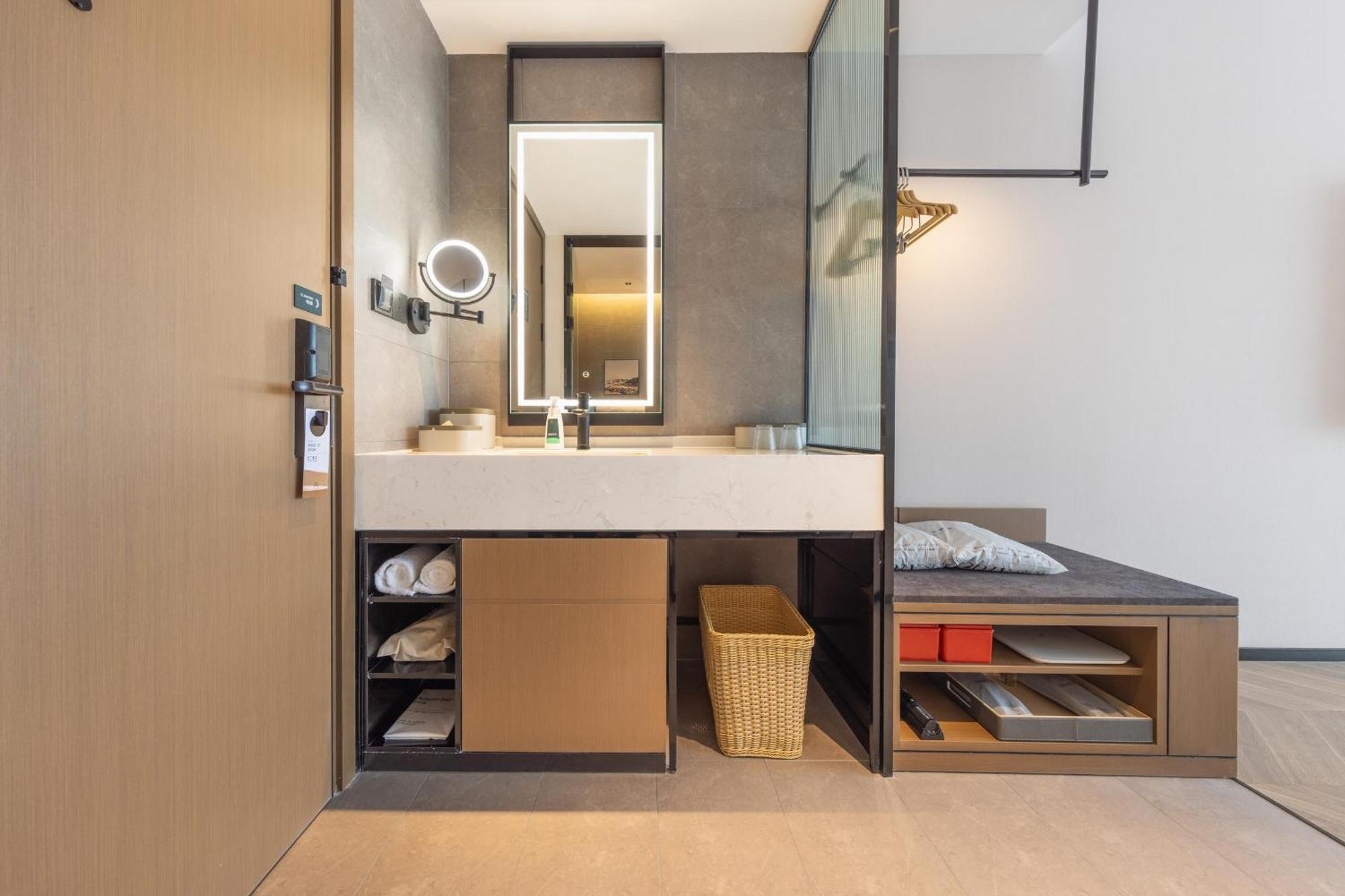 Atour Hotel Wuhan Chuhe Han Street Hongshan Plaza Exteriör bild