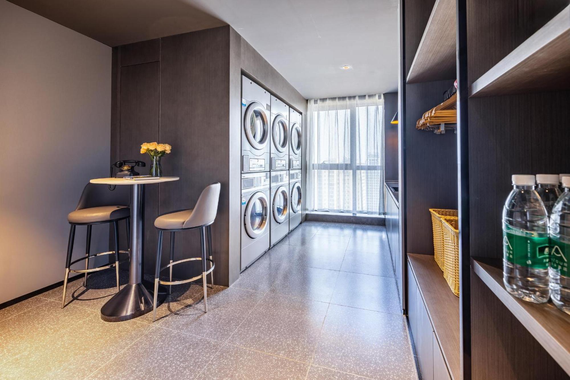 Atour Hotel Wuhan Chuhe Han Street Hongshan Plaza Exteriör bild